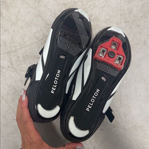 Black and Red Cycling Shoes PELOTON Barely Worn Size 43 - BOX - Mens Size 10 main image 4